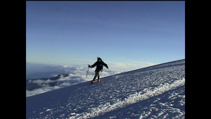 Skiing.Everest.2009.1080p.AMZN.WEB DL.DD+5.1.H.264 playWEB.mkv 3