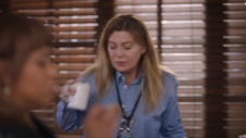 Greys.Anatomy.S22E17.Through.the.Fire.720p.DSNP.WEB-DL.DDP5.1.H.264-playWEB.mkv023739.png