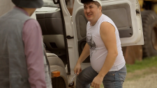 Las.Fierbinti.S04E01.Vinetele.1080p.VOYO.WEB-DL.AAC2.0.H.264-playWEB.mkv064493.png