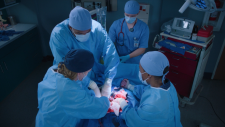 Greys.Anatomy.S22E01.Only.the.Strong.Survive.1080p.DSNP.WEB-DL.DD5.1.H.264-playWEB.mkv038411.png