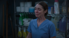 Greys.Anatomy.S22E01.Only.the.Strong.Survive.1080p.DSNP.WEB-DL.DD5.1.H.264-playWEB.mkv050838.png