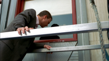 CSI.NY.S02E01.Summer.in.the.City.1080p.AMZN.WEB-DL.DDP5.1.H.264-playWEB.mkv010318.png